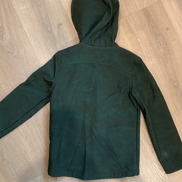 Water resistant jacket - Picture 3 of 5